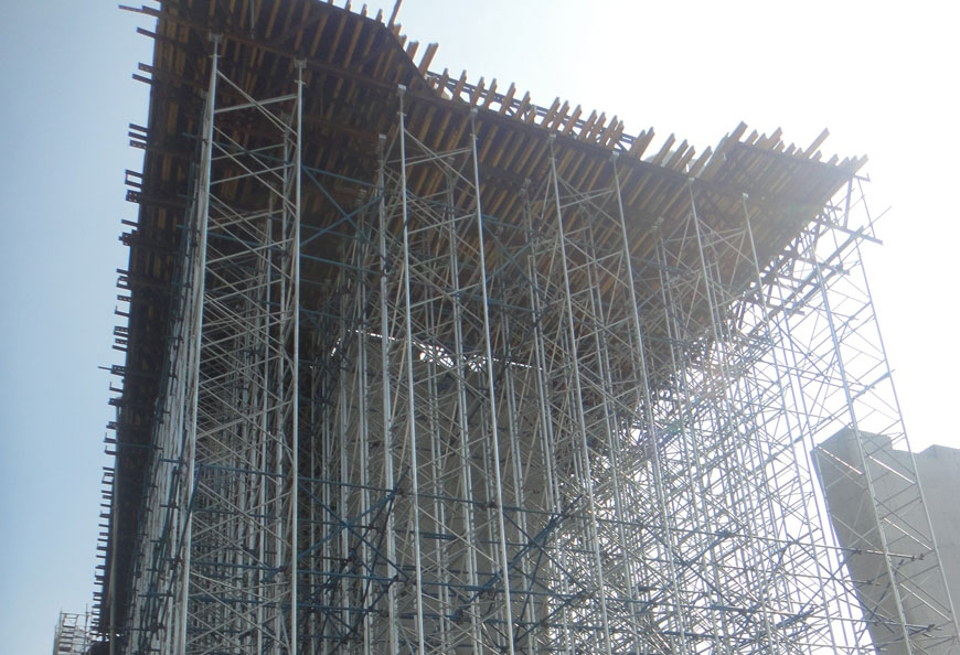柱材の型材の荷降ろし、保管、建設に関する注意事項