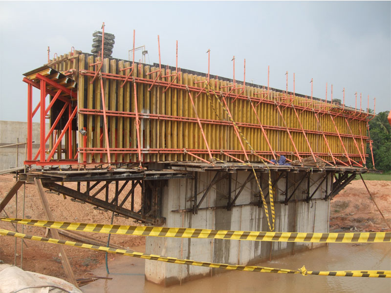 建設プロジェクトはなぜ橋に鉄筋を使用するのですか?